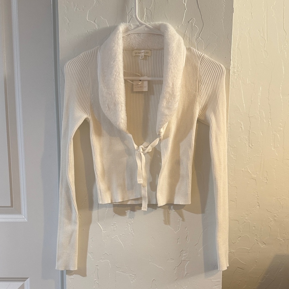 Ultra Flirt Women's Cream Cardigan with Faux Fur Collar